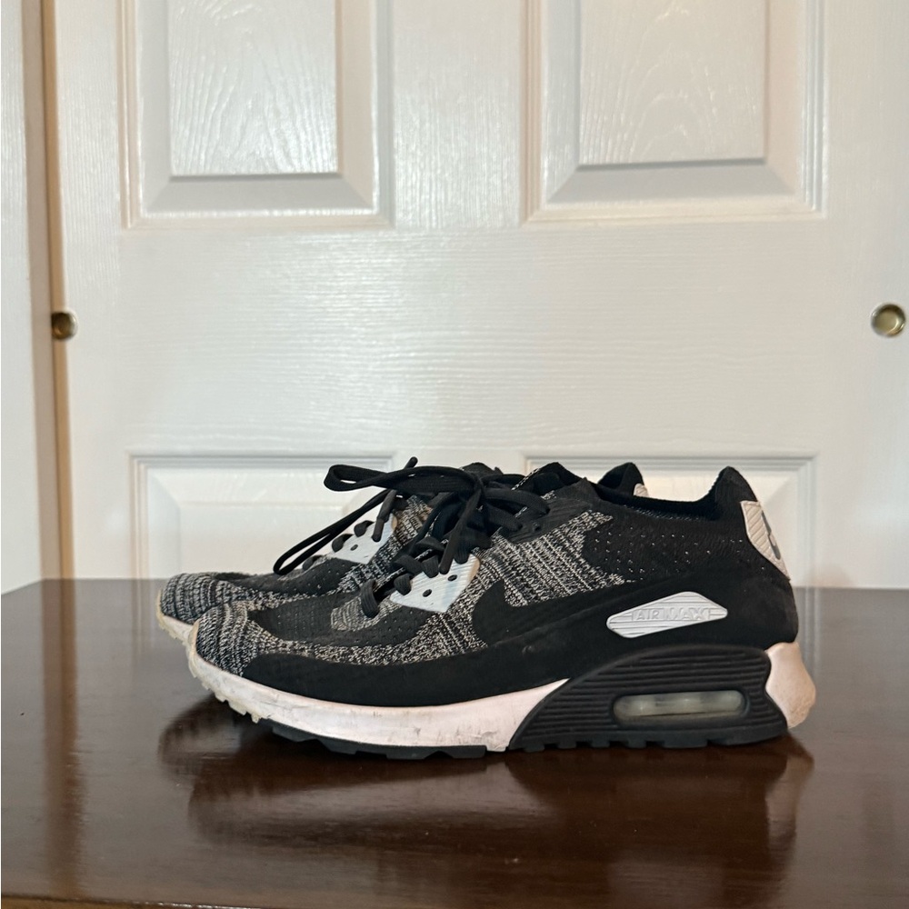 Nike Black and White Sneakers